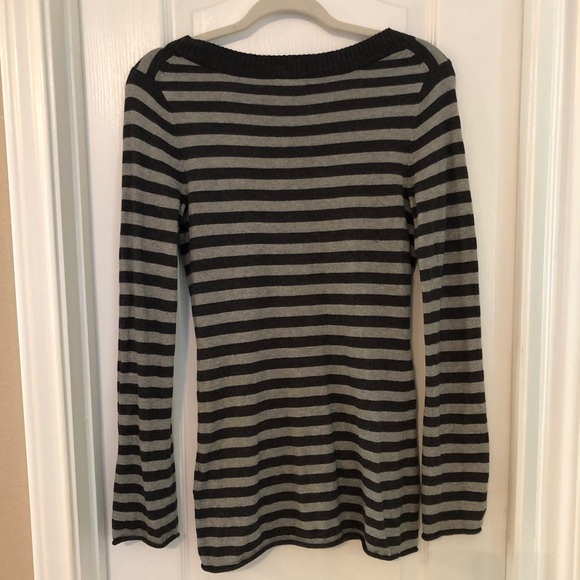 Old Navy Perfect Fit Stripe Sweater - Picture 8 of 8